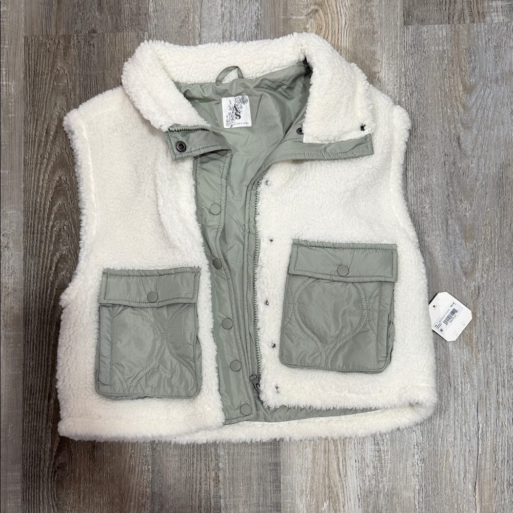 Sherpa Vest with Quilted Pocket Detail - Cream & Sage